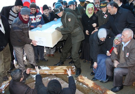 Rize Şehidini Uğurladı! 30