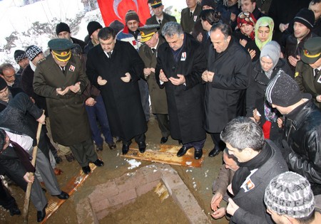 Rize Şehidini Uğurladı! 38