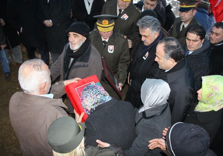 Rize Şehidini Uğurladı! 47