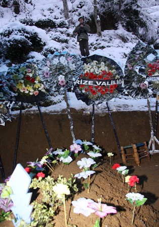 Rize Şehidini Uğurladı! 58