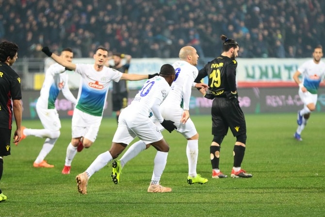 Çaykur Rizespor - Evkur Yeni Malatyaspor Maçı Fotoğrafları 10