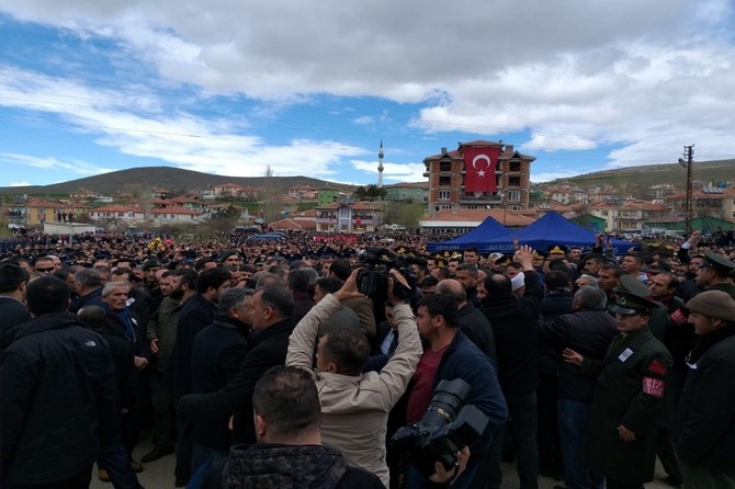 Kemal Kılıçdaroğlu'na şehit cenazesinde saldırı 1