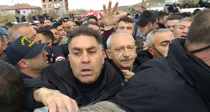 Kemal Kılıçdaroğlu'na şehit cenazesinde saldırı 10