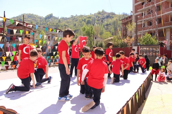 Rize Özel Çözüm İlkokulu'ndan Festival Gibi 23 Nisan Kutlaması 43