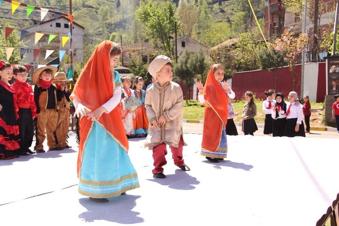 Rize Özel Çözüm İlkokulu'ndan Festival Gibi 23 Nisan Kutlaması 55
