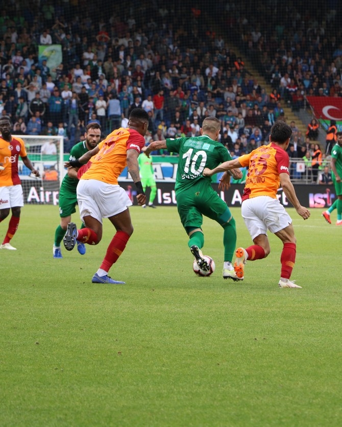 Çaykur Rizespor-Galatasaray Maçı Fotoğrafları 46