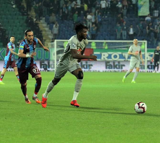 Çaykur Rizespor - Trabzonspor Maçı Fotoğrafları 11