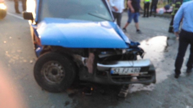 Rize'de Trafik Kazası 1'i Ağır, 8 Yaralı 4