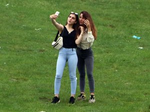 Doğa Harikası Ayder’de Sis Ve Yağmur Turistlere Engel Olamadı