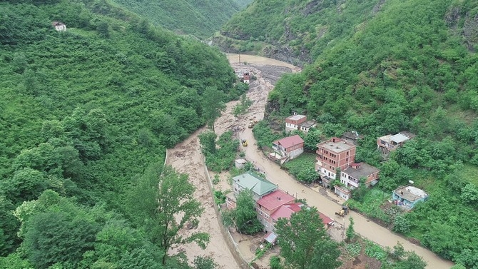 Trabzon'da HES borusu patladı 2 ölü, 2 kayıp 24