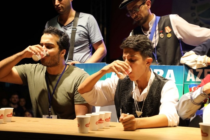 Rize'deki En Hızlı Çay İçme Yarışmasını İranlı Eisazadeh Kazandı 5