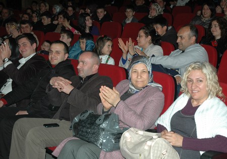 Bütün Gözler Onların Üzerindeydi! 100