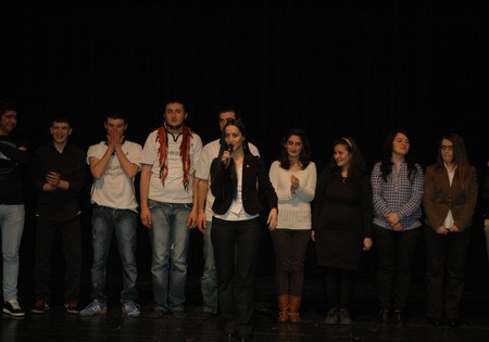 Bütün Gözler Onların Üzerindeydi! 102