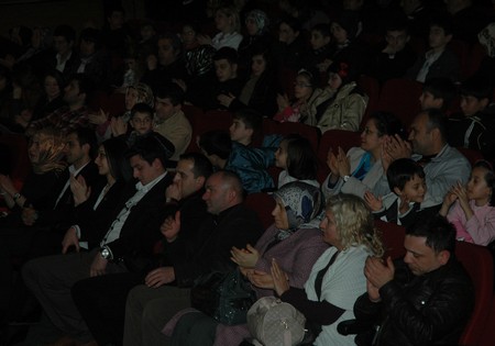 Bütün Gözler Onların Üzerindeydi! 3