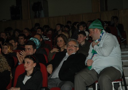 Bütün Gözler Onların Üzerindeydi! 48