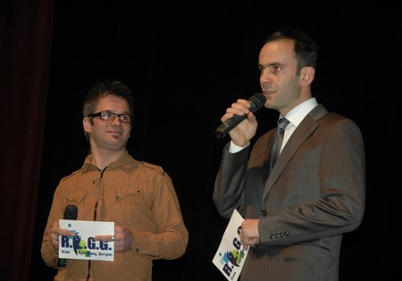 Bütün Gözler Onların Üzerindeydi! 77