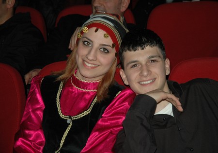 Bütün Gözler Onların Üzerindeydi! 96