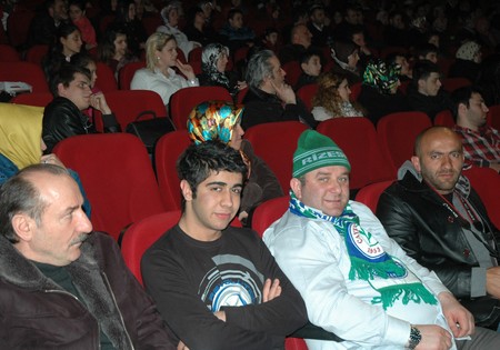 Bütün Gözler Onların Üzerindeydi! 98