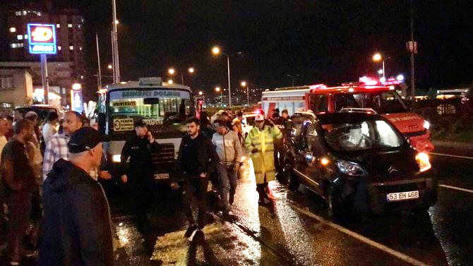 Rize'de Trafik Kazası 2 Yaralı 1