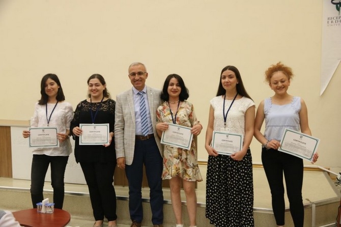 RTEÜ'de Stajını Tamamlayan Gürcü Öğrencilere Sertifika Töreni Yapıl 11