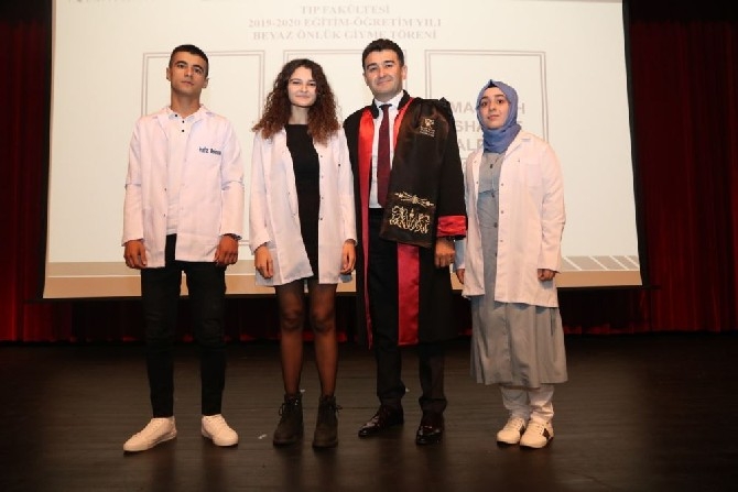 RTEÜ Tıp Fakültesi Açılış Dersi ve Önlük Giyme Töreni Gerçekleştirildi 21