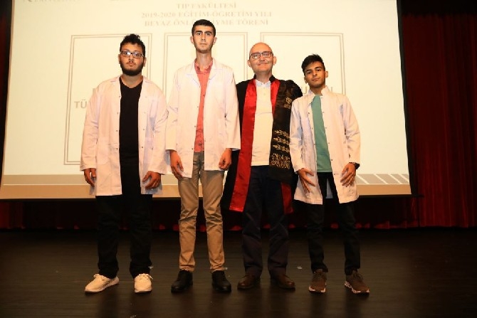 RTEÜ Tıp Fakültesi Açılış Dersi ve Önlük Giyme Töreni Gerçekleştirildi 42