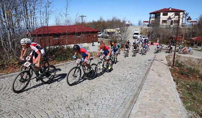 Güneysu Uluslararası MTB Dağ Bisikleti yarışları yapıldı 18