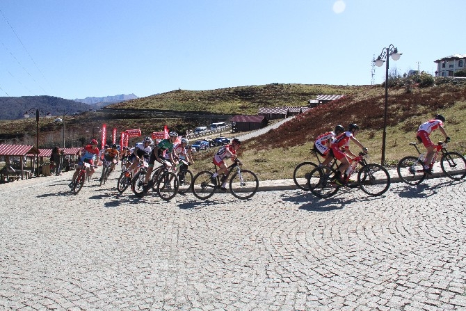 Güneysu Uluslararası MTB Dağ Bisikleti yarışları yapıldı 3