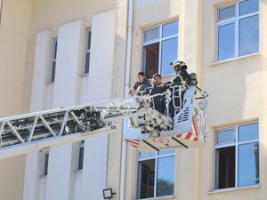 Rize’de gerçeğini aratmayan deprem tatbikatı