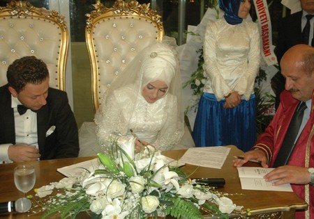 Avcı'nın Nikah Şahidi Bakan Yazıcı 29