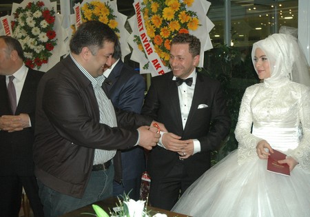 Avcı'nın Nikah Şahidi Bakan Yazıcı 48