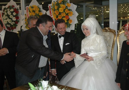 Avcı'nın Nikah Şahidi Bakan Yazıcı 50