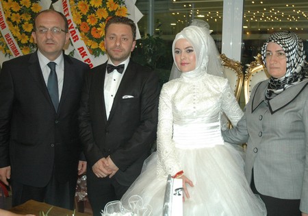 Avcı'nın Nikah Şahidi Bakan Yazıcı 55