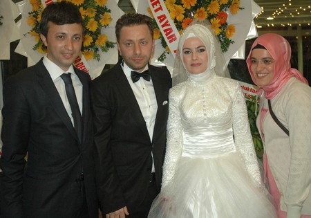 Avcı'nın Nikah Şahidi Bakan Yazıcı 58