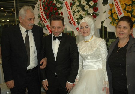 Avcı'nın Nikah Şahidi Bakan Yazıcı 82