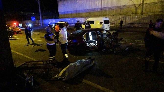 Trabzon'da feci kaza: 2 ölü, 3 yaralı 11