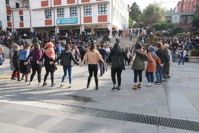 RTEÜ Öğrencileri Festivalde 1 Ton Hamsi Tüketti 38