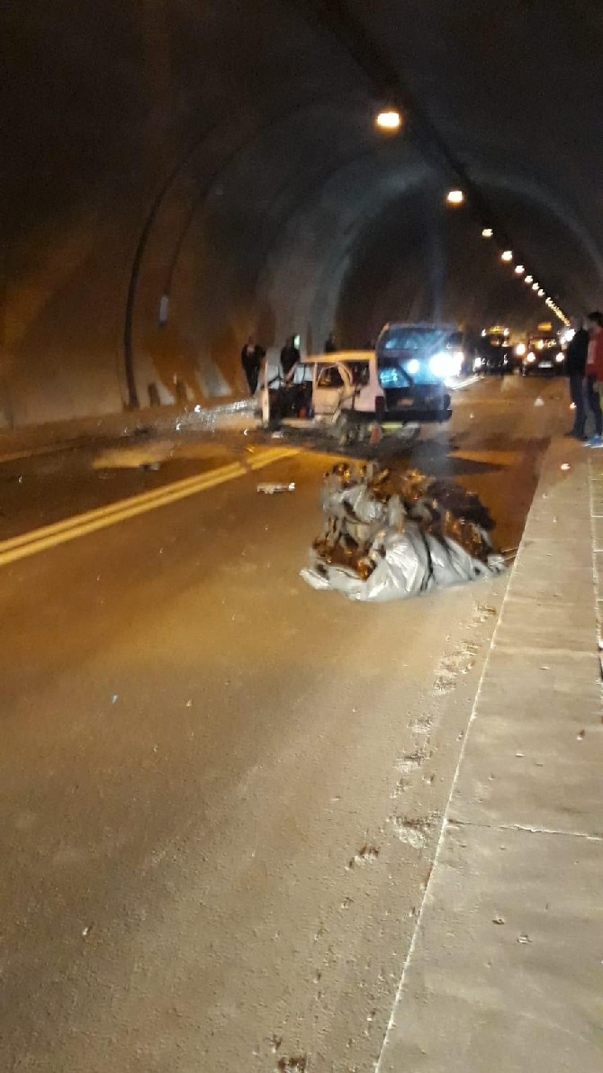 Artvin'de tünelde zincirleme trafik kazası: 4 yaralı 4