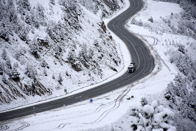 Zigana Dağı'nda kar kalınlığı 15 santimetreyi geçti 1