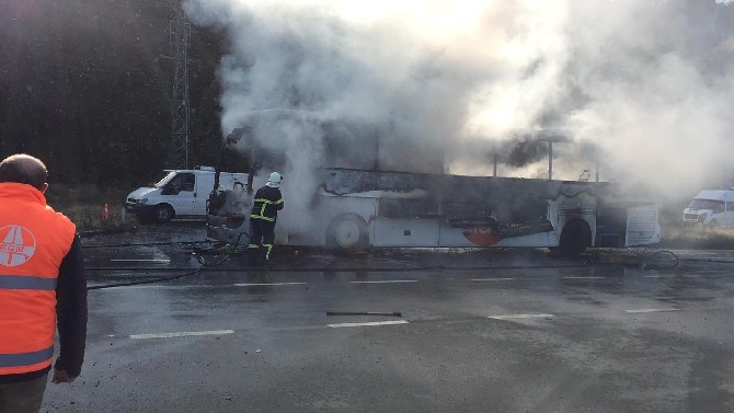 Rize’de yolcu otobüsü alev alev yandı 7