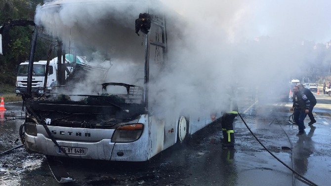 Rize’de yolcu otobüsü alev alev yandı 8