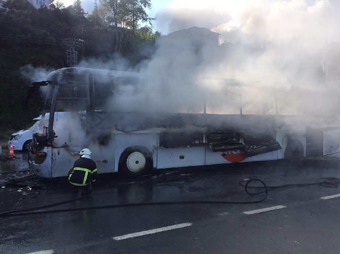 Rize’de yolcu otobüsü alev alev yandı 9
