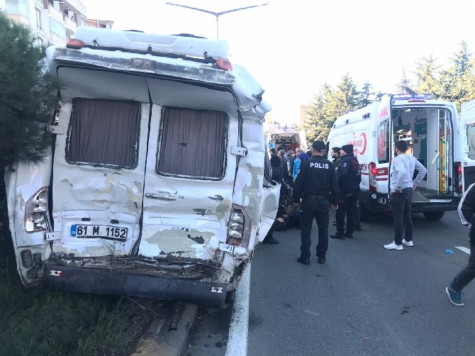 Trabzon’da feci kaza: 2 ölü, 20 yaralı 26