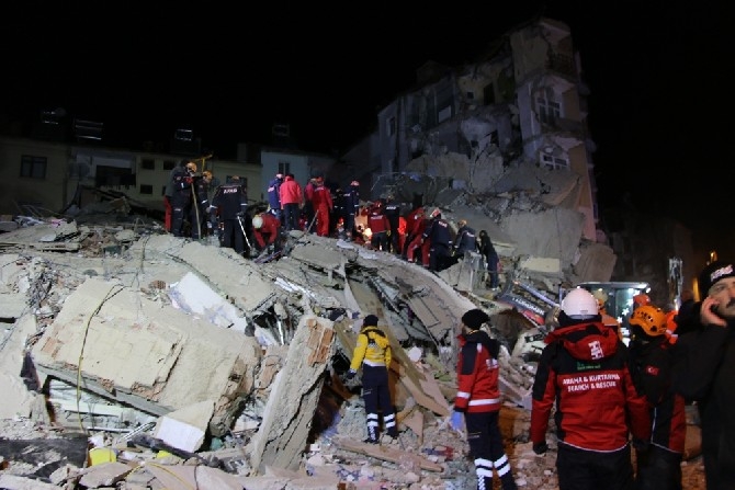 Elazığ’da 6.8 Büyüklüğünde Deprem 1