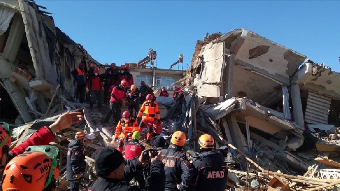 Elazığ’da 6.8 Büyüklüğünde Deprem 33