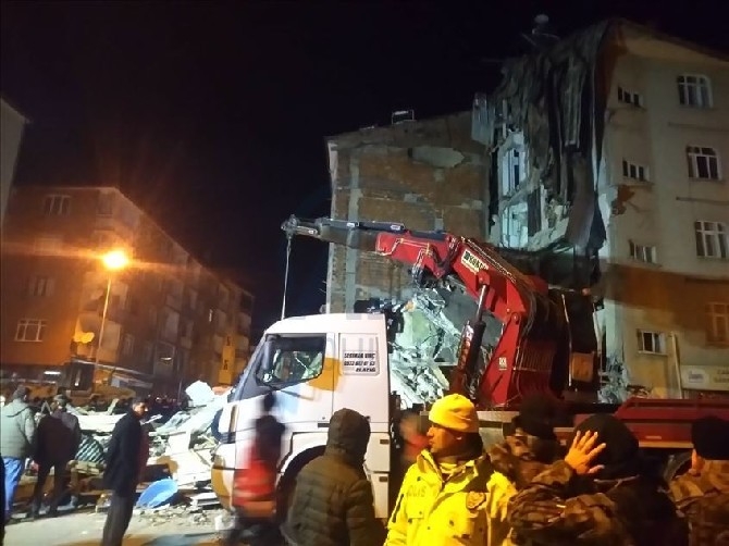 Elazığ’da 6.8 Büyüklüğünde Deprem 71