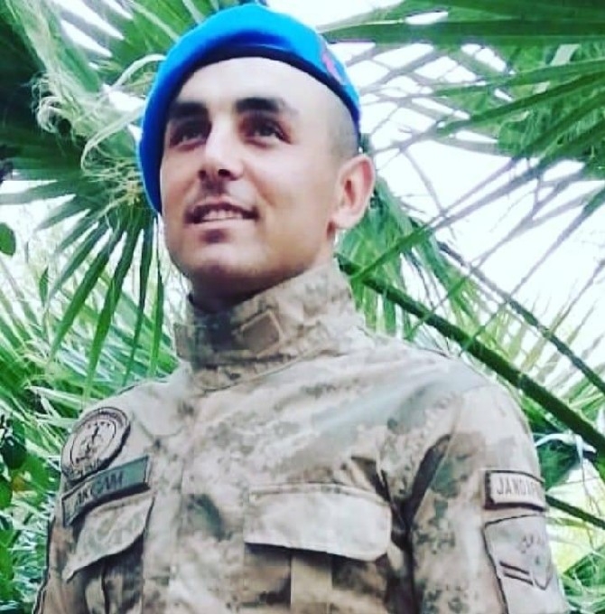 Şehit Jandarma Uzman Onbaşı Akçam son yolculuğuna uğurlandı 14