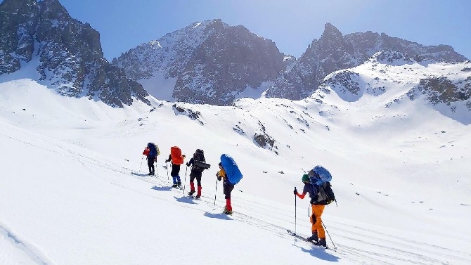 Doğu Karadenizli dağcılardan Kaçkar Dağı zirvesine zorlu tırmanış 7