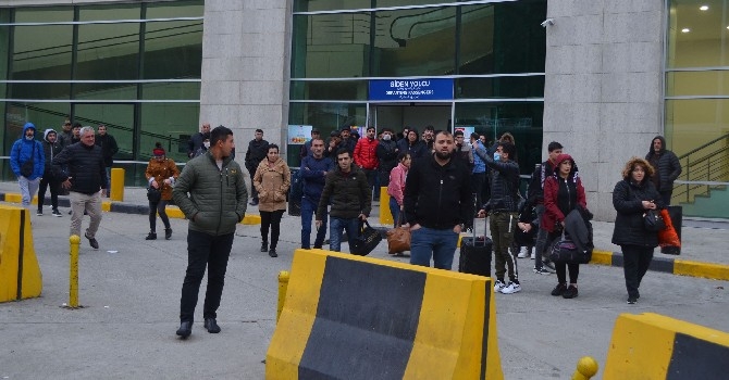 Sarp Sınır Kapısı yolcu trafiğine kapatıldı 11