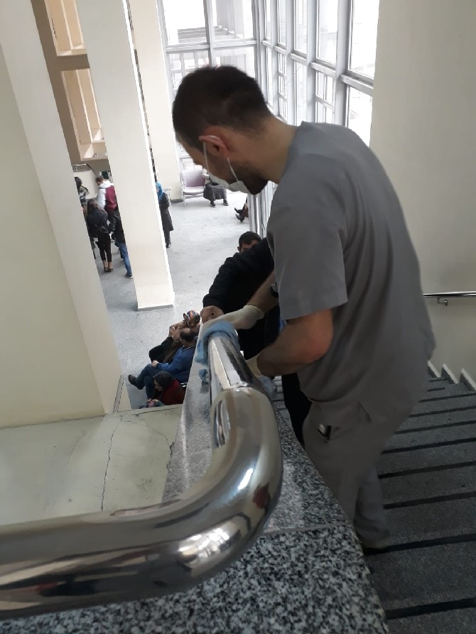 Rize'de hastaneler dezenfekte edildi 13